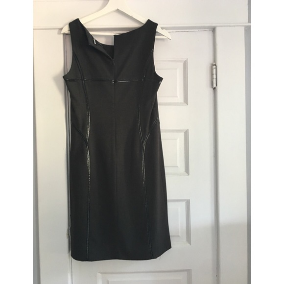 𝐊𝐞𝐧𝐬𝐢𝐞 Piped Sheath Dress - Picture 2 of 7
